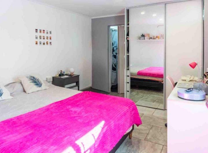 CASA EN VENTA CON PATIO Y PILETA GRO. BAIGORRIA 5