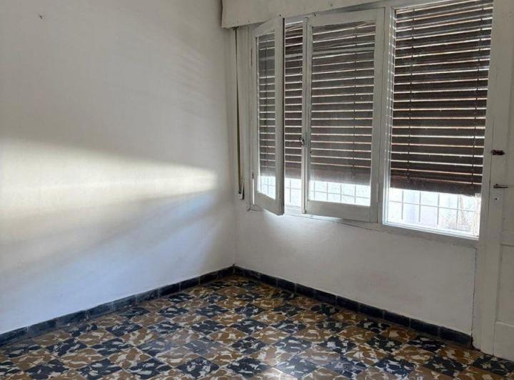 VENTA CASA EN GRANADERO BAIGORRIA CON JARDIN 2