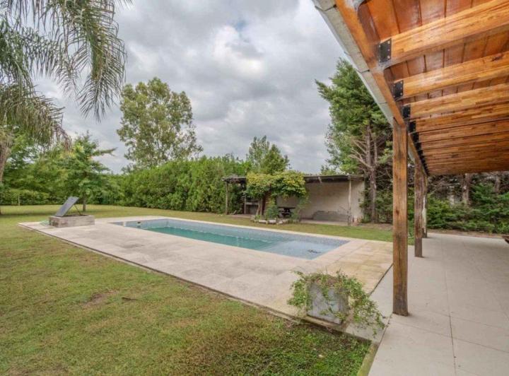 VENTA CASA FUNES 4 DORMITORIOS, PILETA Y QUINCHO 4