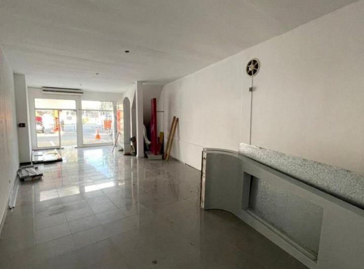 Alquiler Local Comercial Sobre Avenida San Martin 5