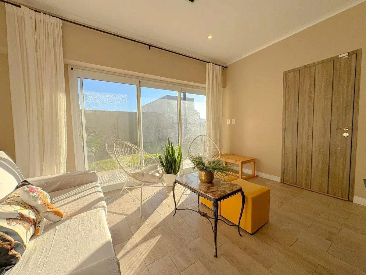 CASA 1 DORMITORIO VENTA ALVEAR CON PATIO 2