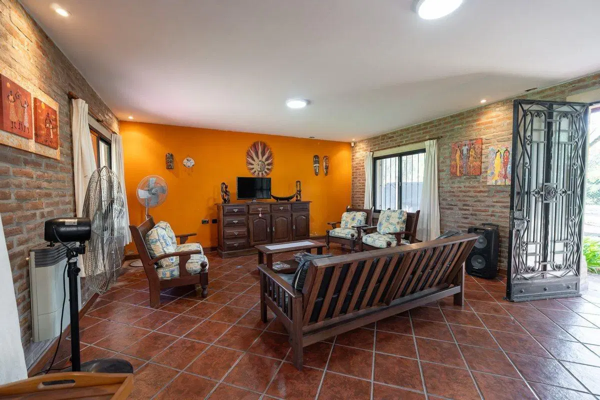 VENTA CASA 3 DORMITORIOS FUNES 2