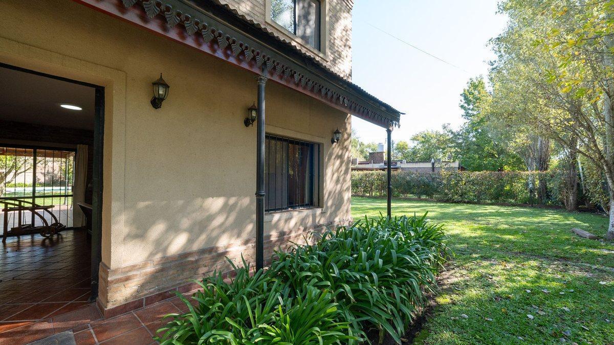 VENTA CASA 3 DORMITORIOS FUNES