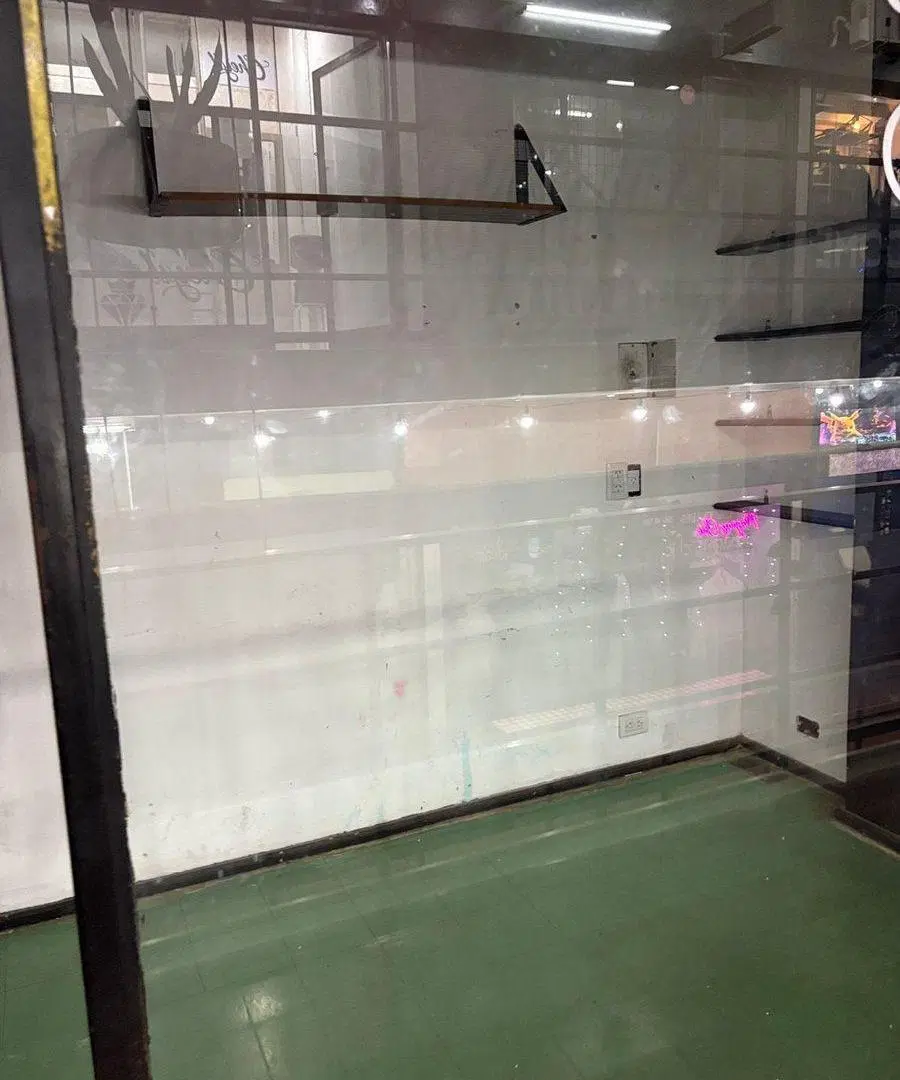 ALQUILER DE LOCAL COMERCIAL GALERIA SAN MARTIN 4