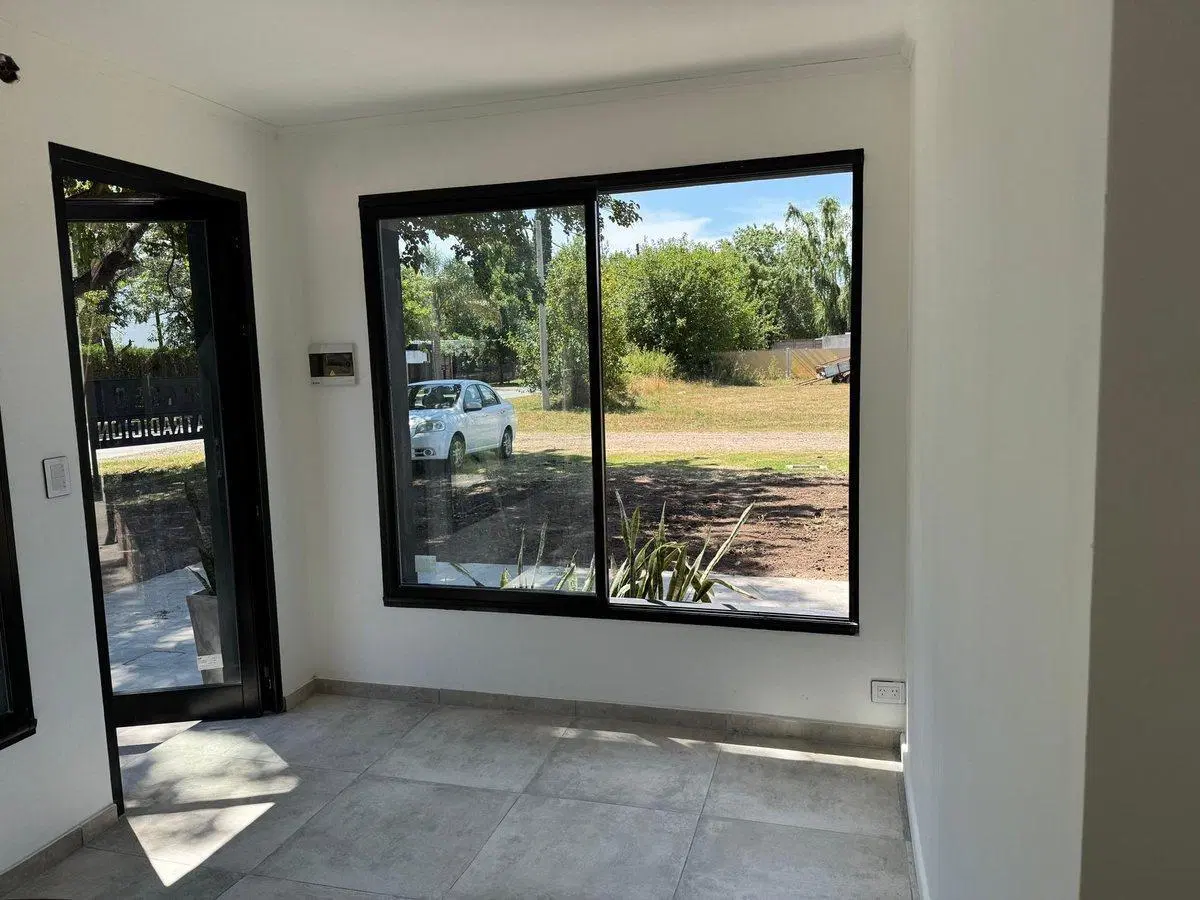 LOCAL COMERCIAL EN VENTA PASEO LA TRADICIÓN FUNES 3
