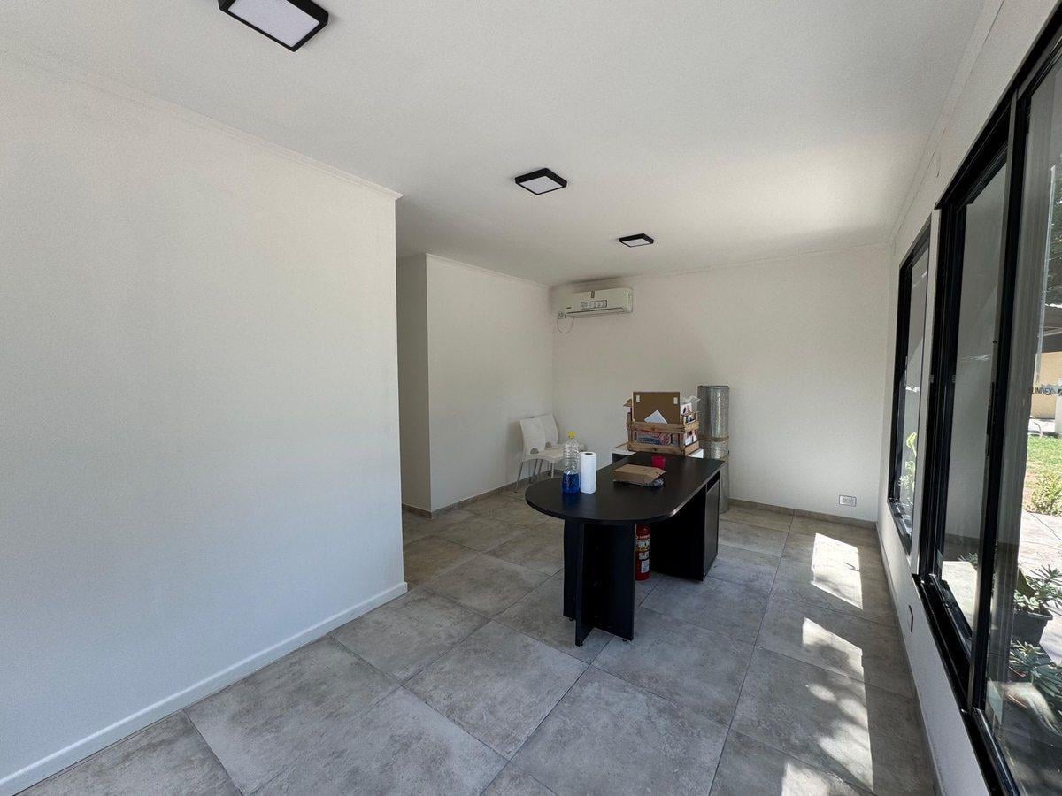 LOCAL COMERCIAL EN VENTA PASEO LA TRADICIÓN FUNES