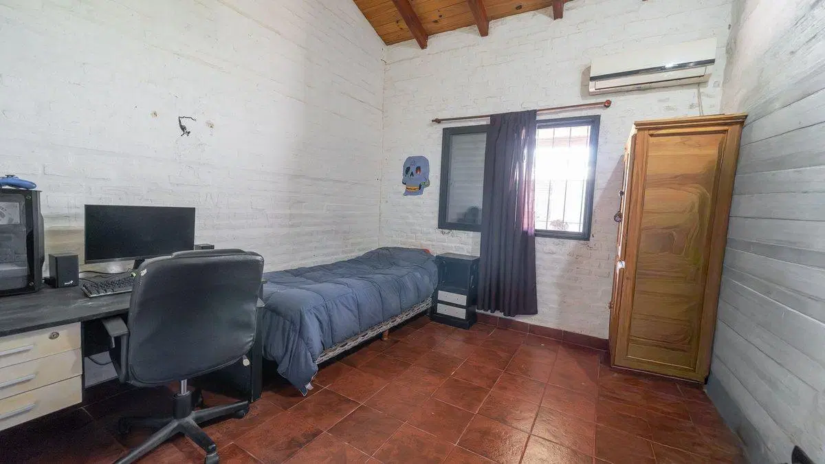 VENTA CASA 3 DORMITORIOS, COCHERA, PATIO Y LOCAL 4