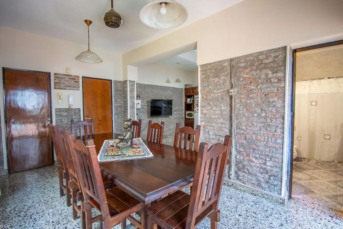CASA EN VENTA REFINERIA TRES DORMITORIOS 2