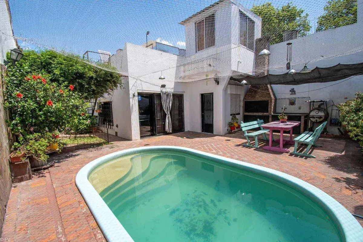 CASA EN VENTA REFINERIA TRES DORMITORIOS 3