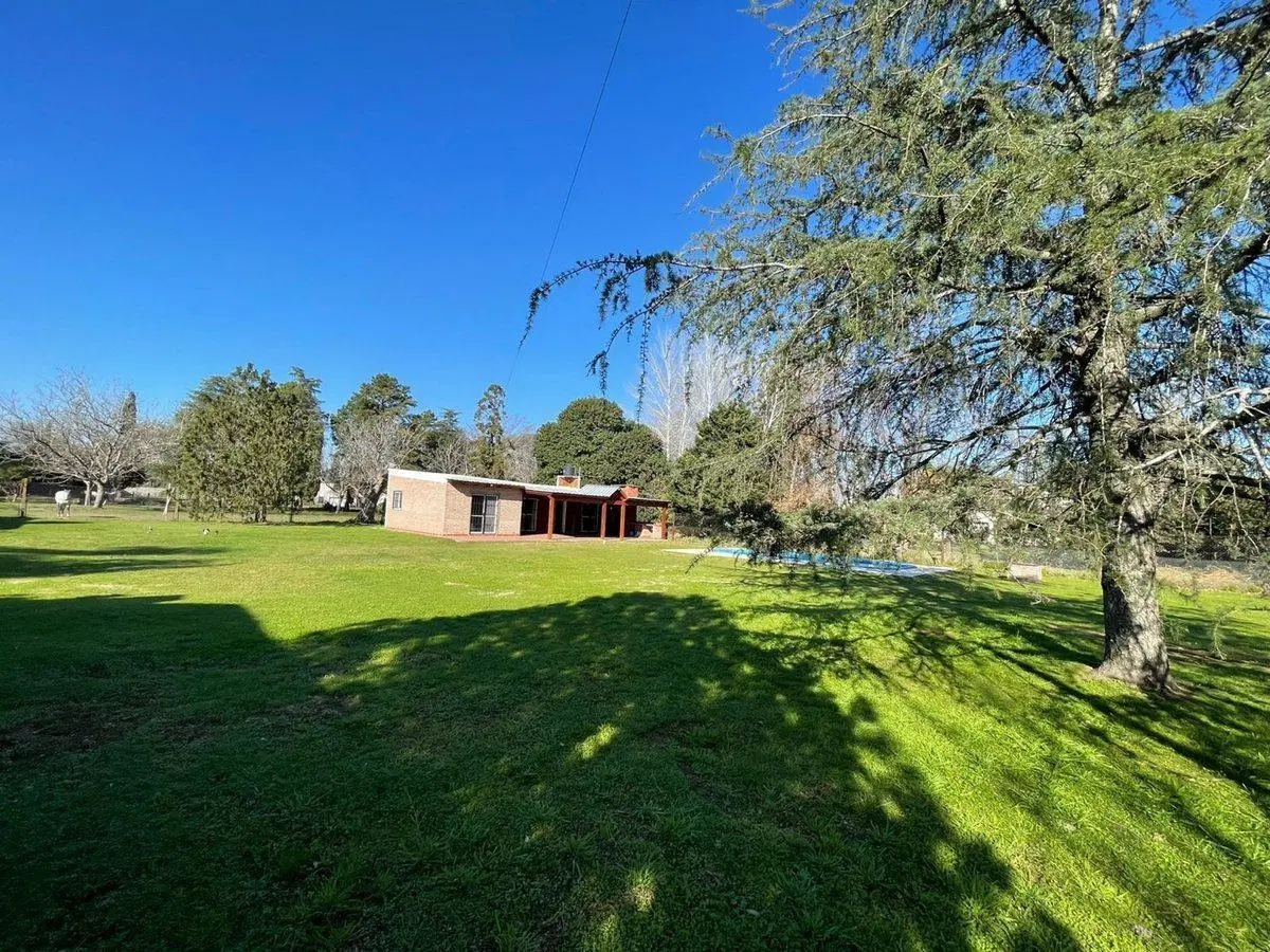 Venta casa en Oliveros con gran terreno 2