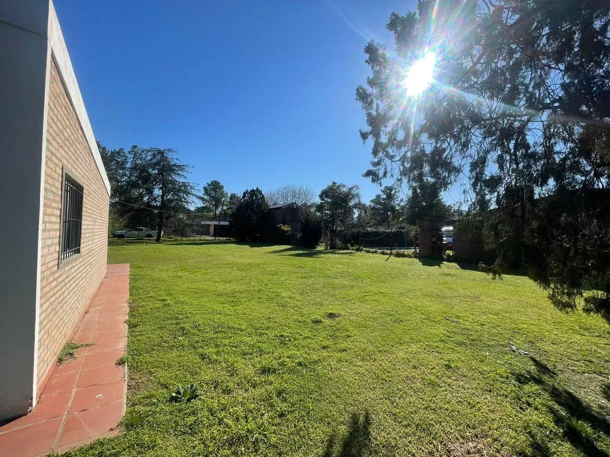 Venta casa en Oliveros con gran terreno 3
