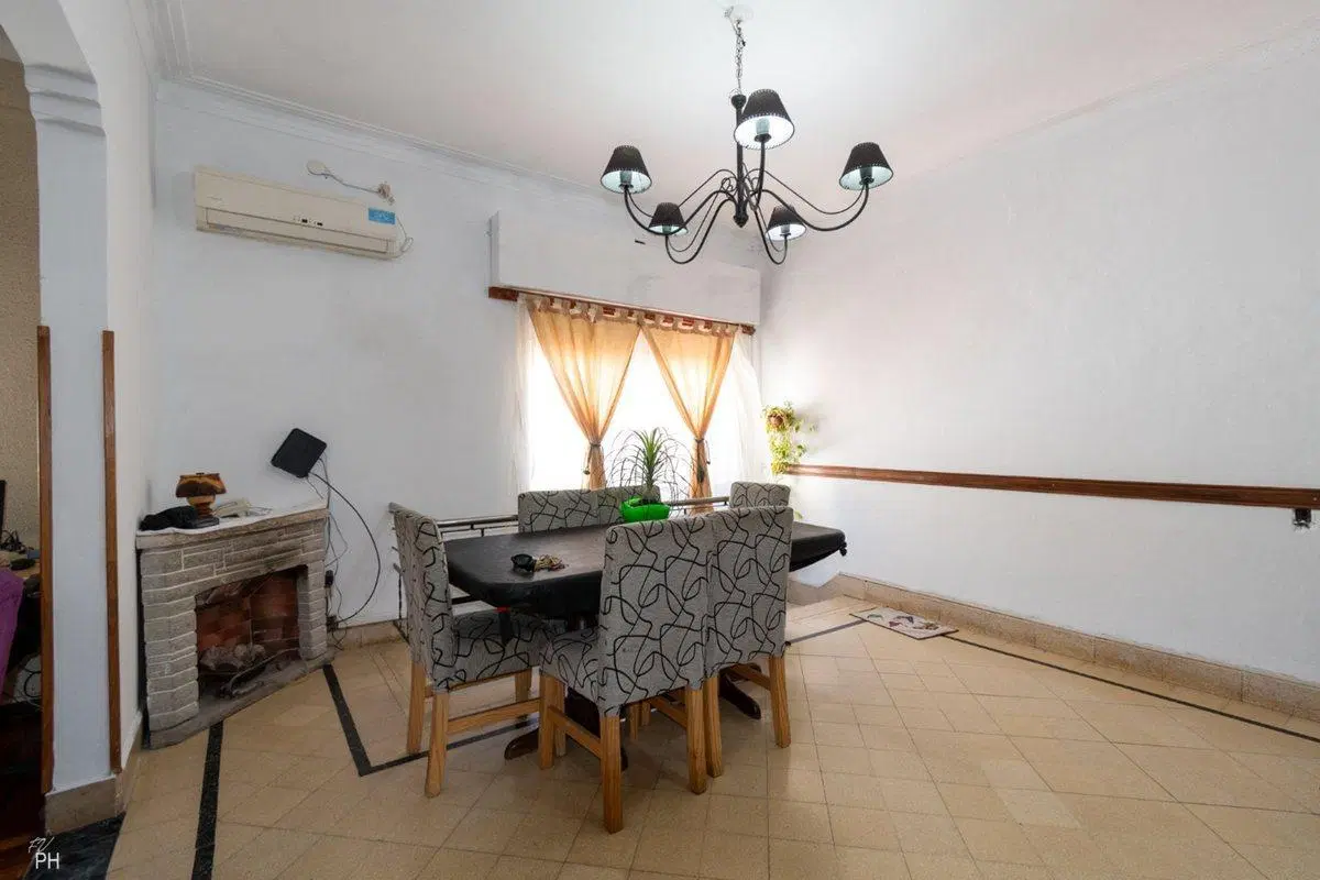 CASA DE PASILLO PLANTA ALTA 3 DORMITORIOS 5
