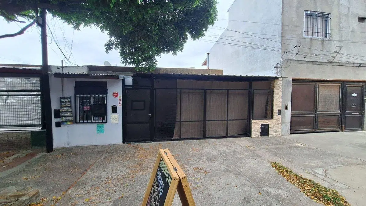 DOS CASAS EN VENTA 5 AMBIENTES ZONA SUR ROSARIO 3