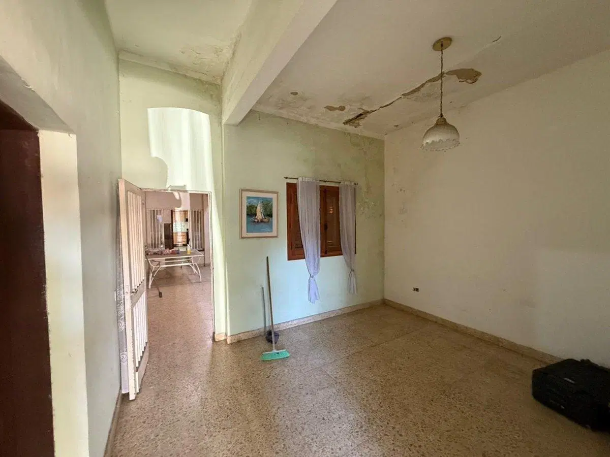 CASA VENTA A RECICLAR 3 DORMITORIOS COCHERA 3