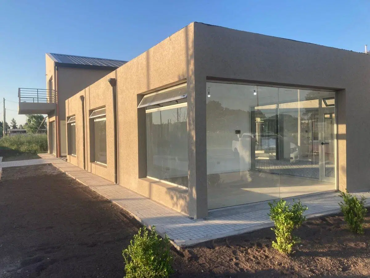 LOCALES EN VENTA EN LOS LAPACHOS PÉREZ 4