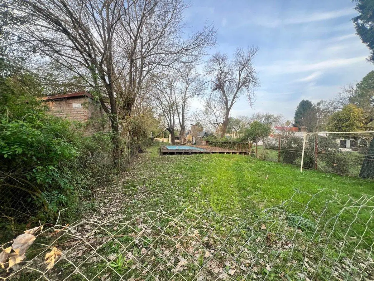 VENTA CASA A RECICLAR O DEMOLER EN LOTE EN FUNES 3