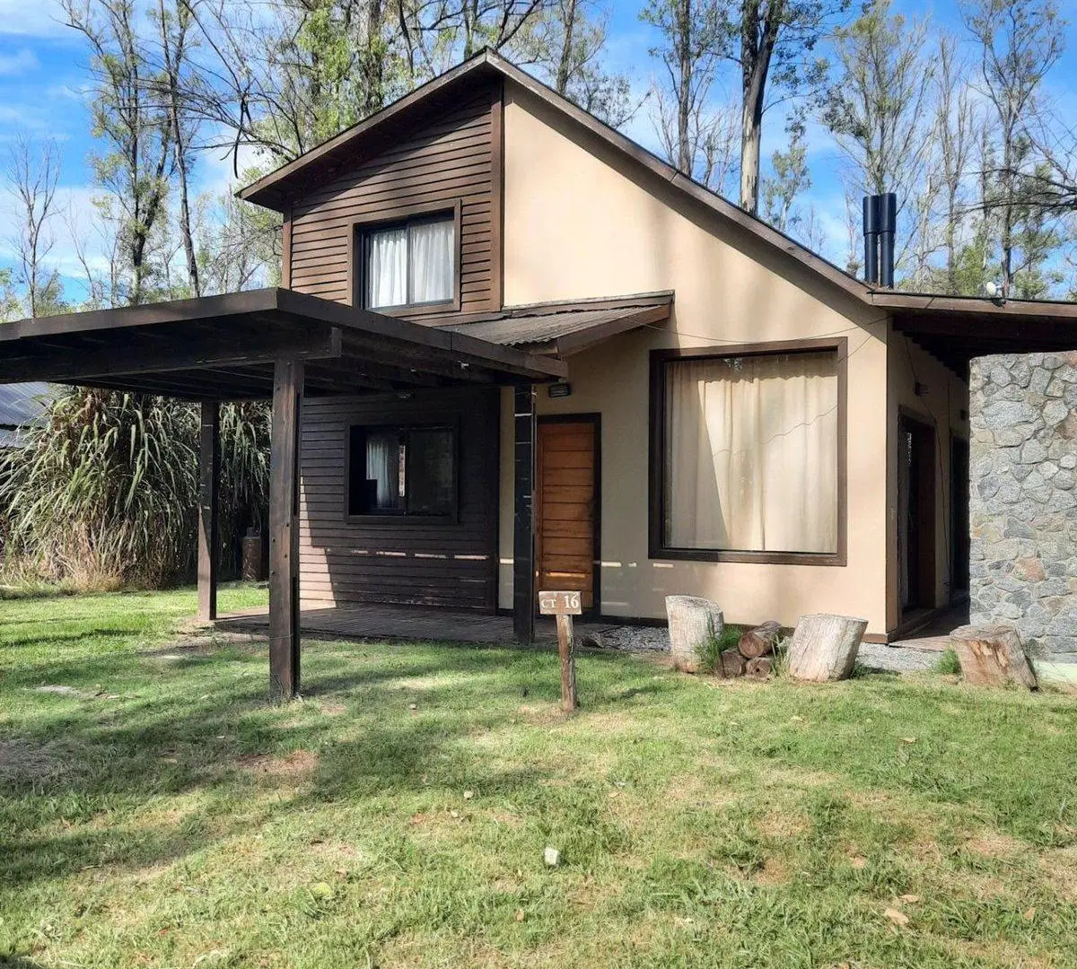 CASA EN VENTA EN CAMPO TIMBÓ 2