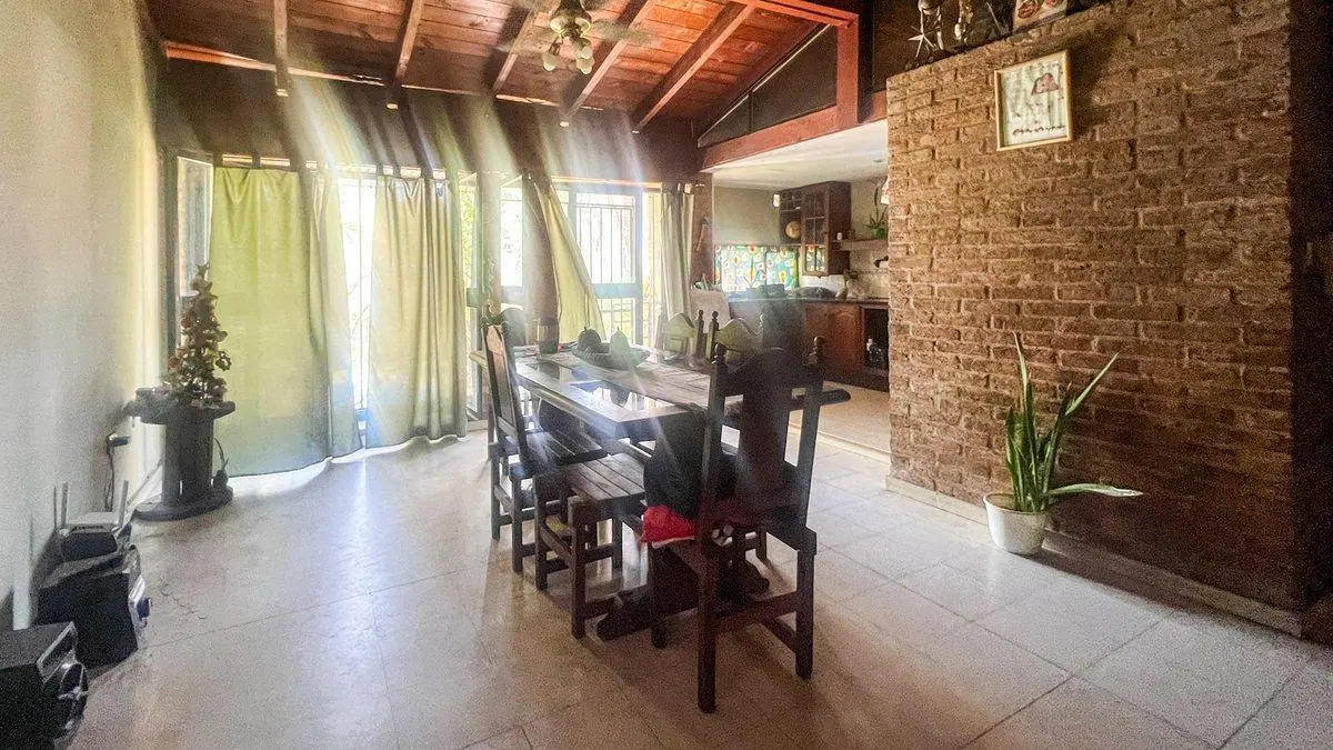 VENTA DE CASA 3 DORMITORIOS CON COCHERA LA FLORIDA 3