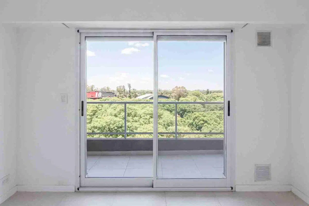 EN VENTA DPTO UN DORMITORIO FRENTE AL PARQUE 3