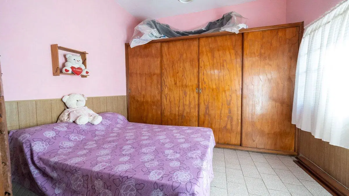 VENTA - CASA PASILLO UNICO 3 DORM + DPTO EN PA 2