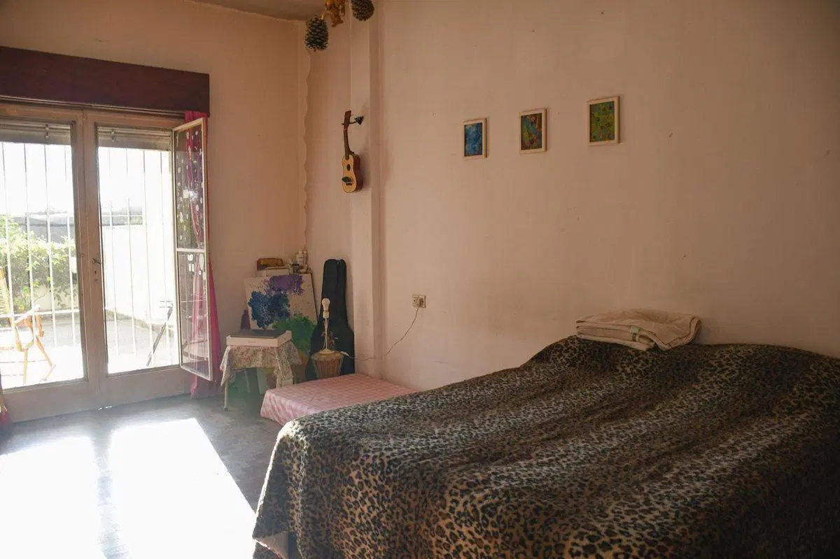 EN VENTA CASA CON  LOCAL Y GALPON ZONA SUR 5