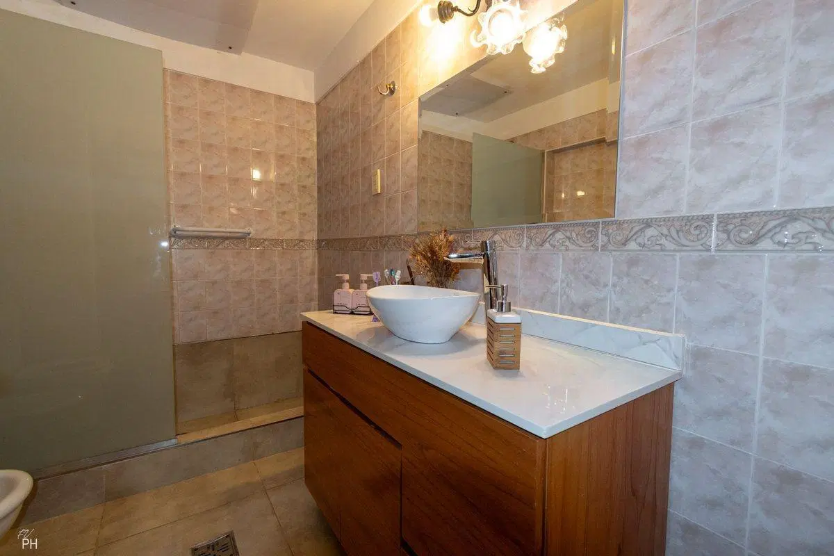 CASA EN VENTA ARROYITO CON COCHERA APTA CREDITO 4