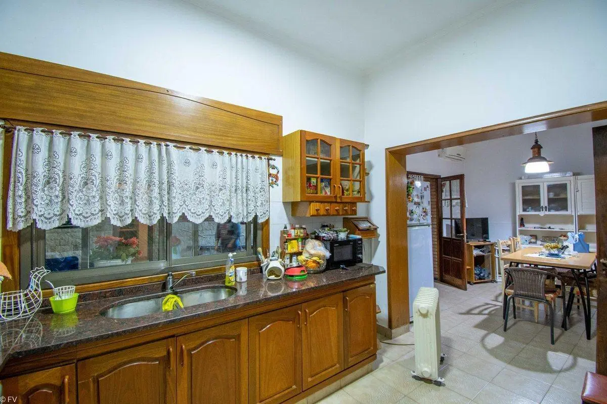 CASA EN VENTA 4 DORMITORIOS ZONA SUR 3