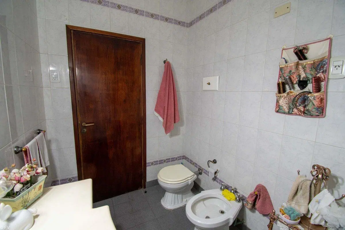 CASA EN VENTA 4 DORMITORIOS ZONA SUR 5