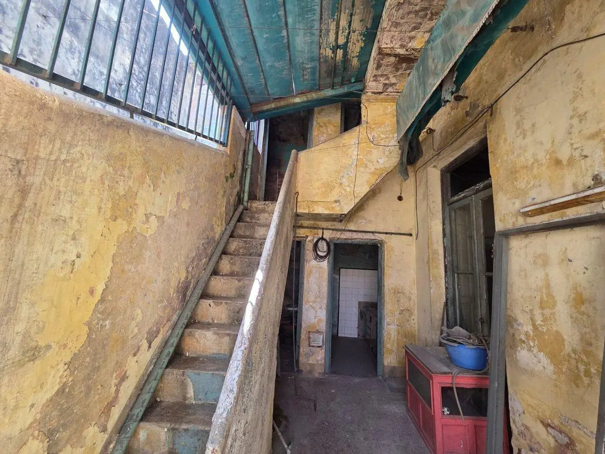 VENTA PASILLO DOS DORMITORIOS A RECICLAR ABASTO 5