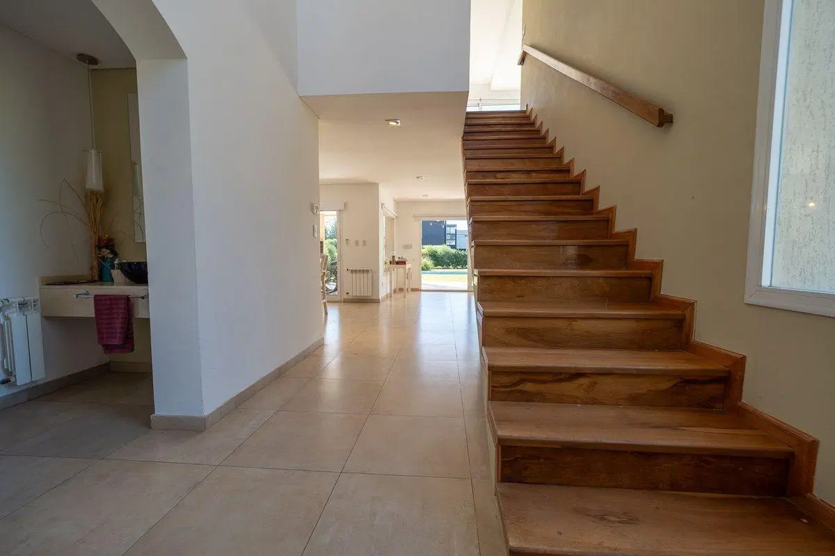 CASA EN VENTA 3 DORMITORIOS PUERTO ROLDÁN 3