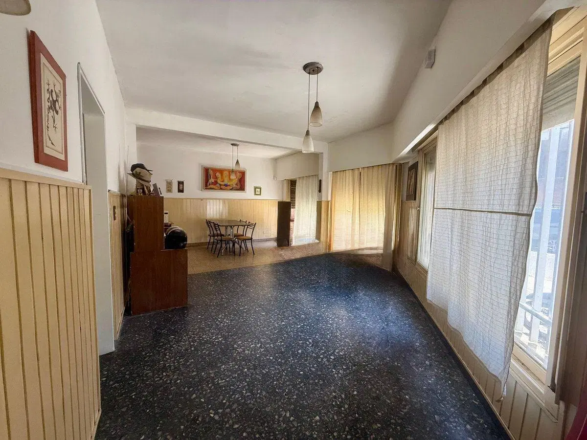 CASA EN VENTA 2 DORMITORIOS + LOCAL COMERCIAL 5