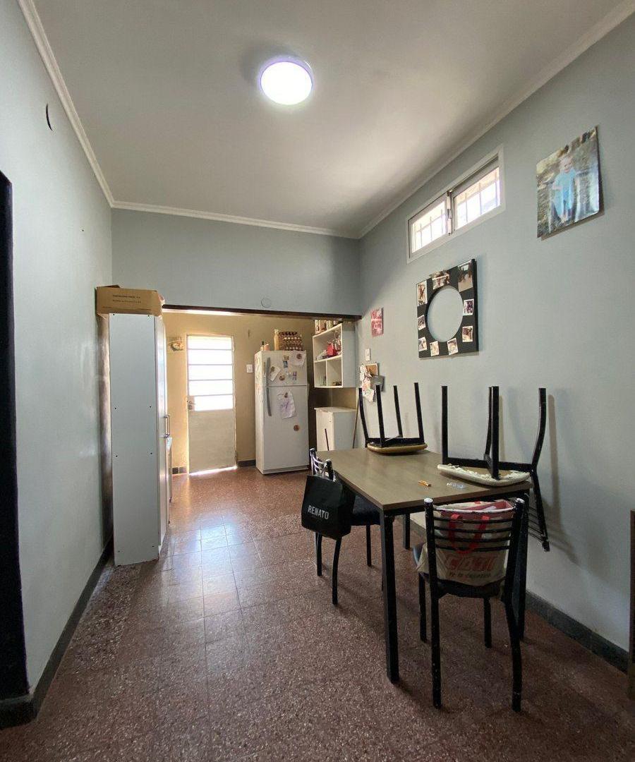 Foto de CASA EN VENTA 2 DORMITORIOS. 2 COCHERAS. PILETA, imagen 3