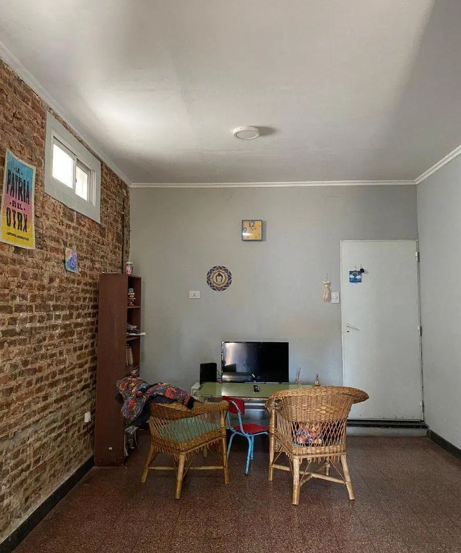 CASA EN VENTA 2 DORMITORIOS. 2 COCHERAS. PILETA 8