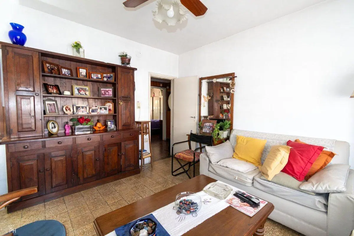 VENTA CASA-TRES DORMITORIOS CON JARDIN -TIRO SUIZO 2