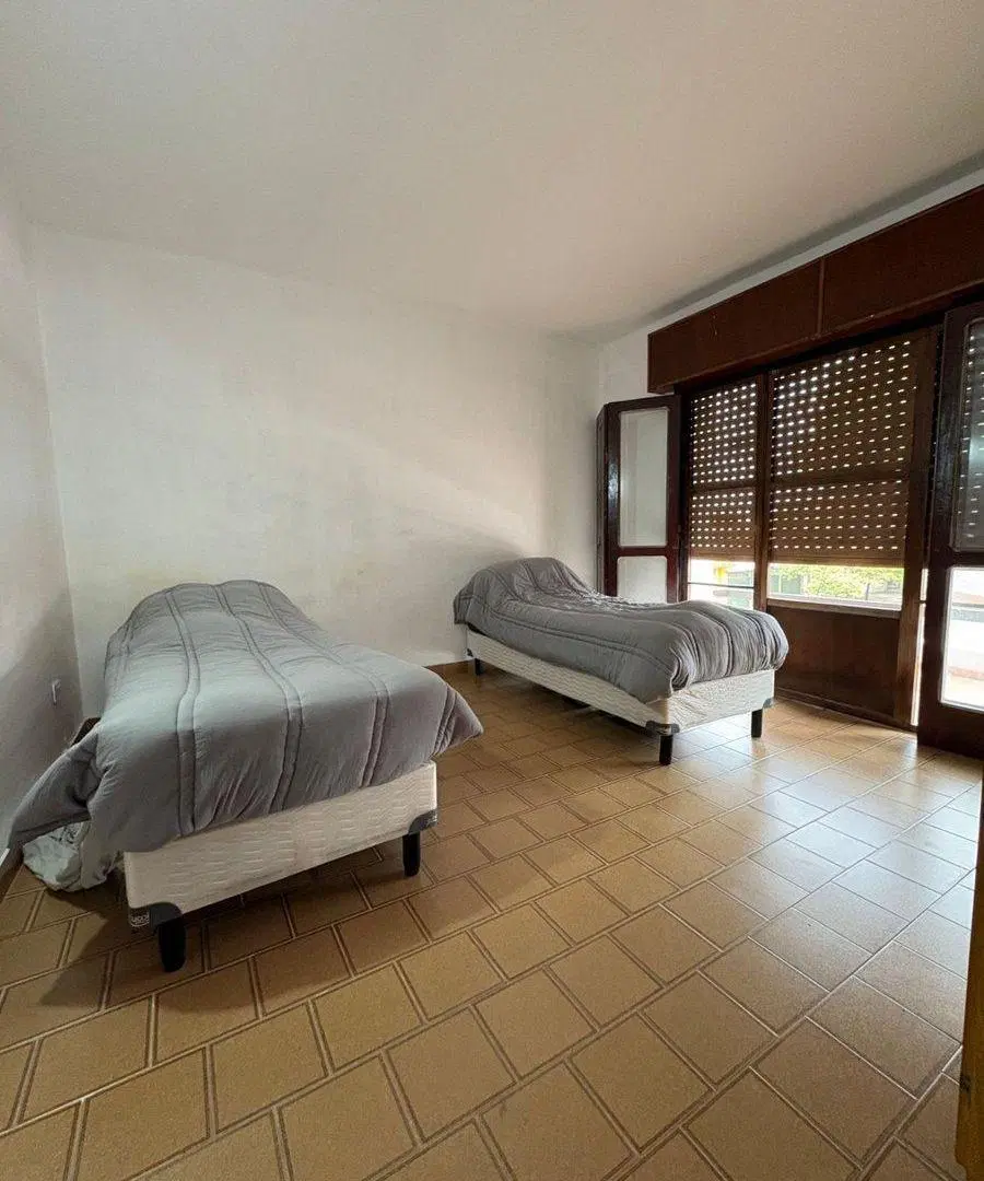 CASA EN VENTA DOS DORMITORIOS MÁS LOCAL COMERCIAL 2