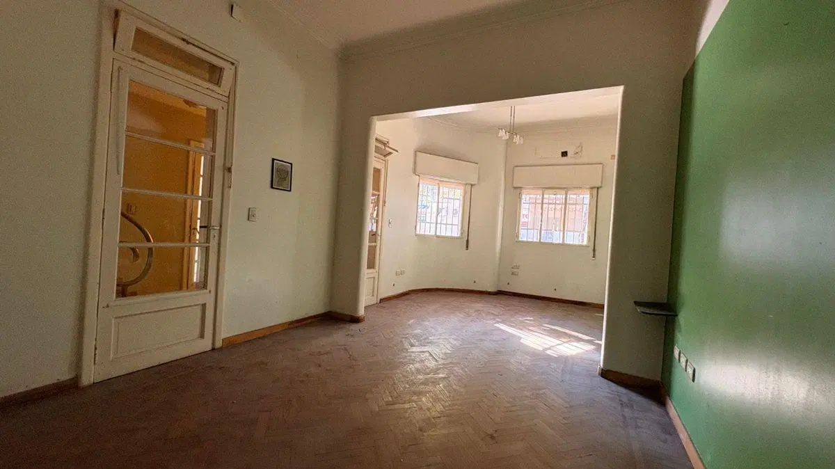 CASA EN VENTA 6 DORMITORIOS COCHERA ABASTO 4