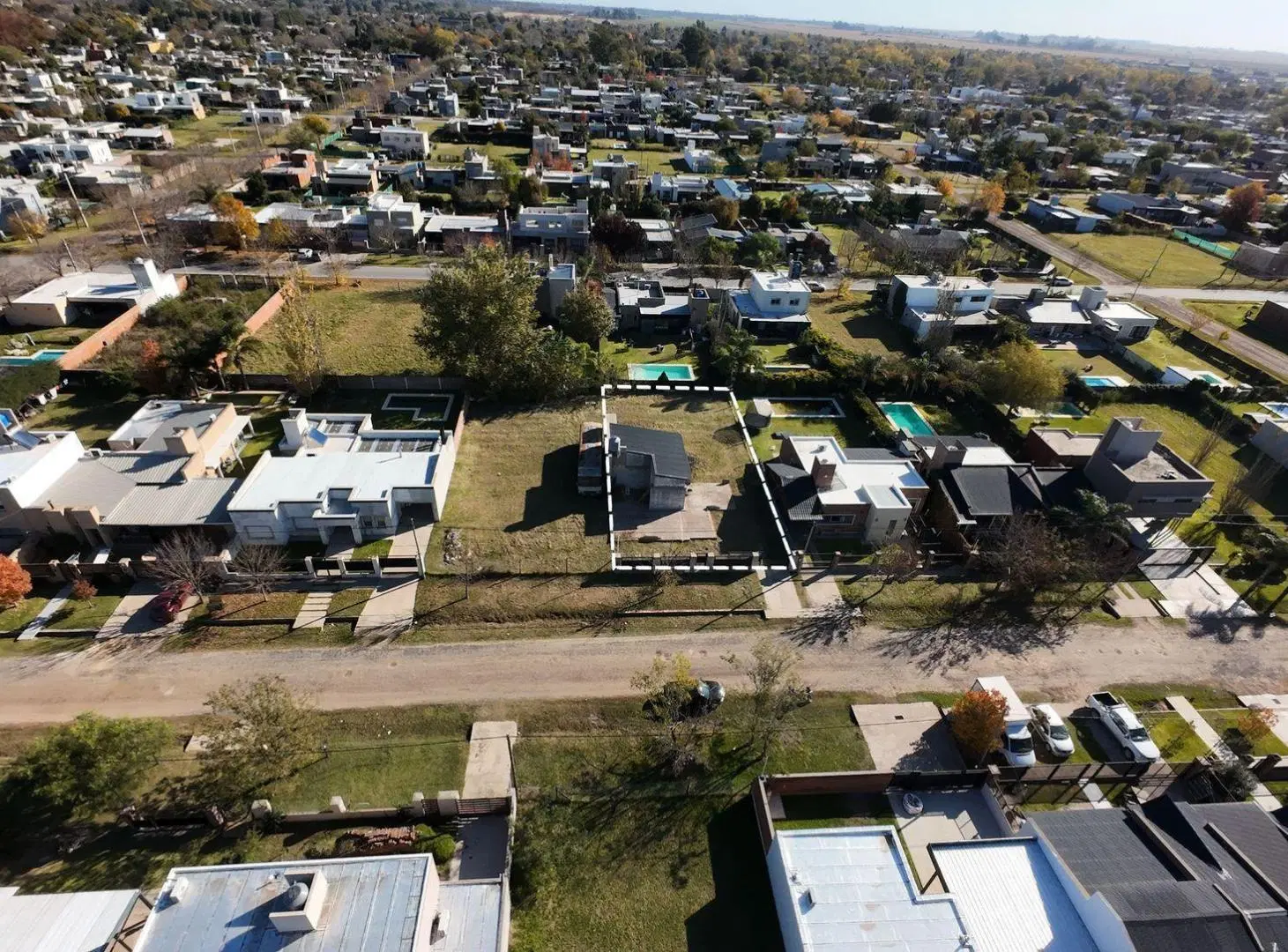 LOTE EN VENTA CON CONSTRUCCIÓN EN FUNES CITY 3