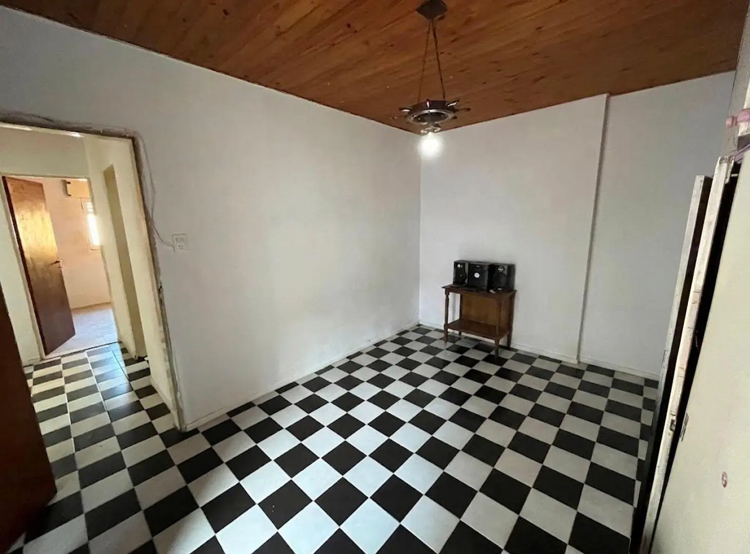 CASA EN VENTA 4 DORMITORIOS BARRIO JORGE CURA 5
