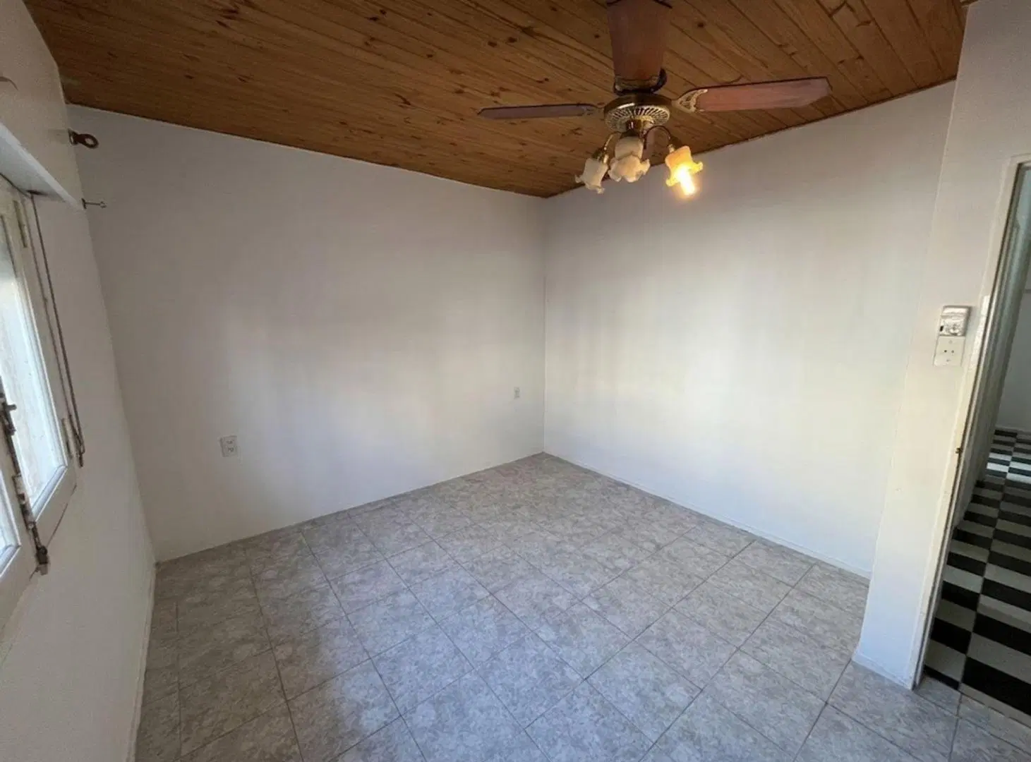 CASA EN VENTA 4 DORMITORIOS BARRIO JORGE CURA 4