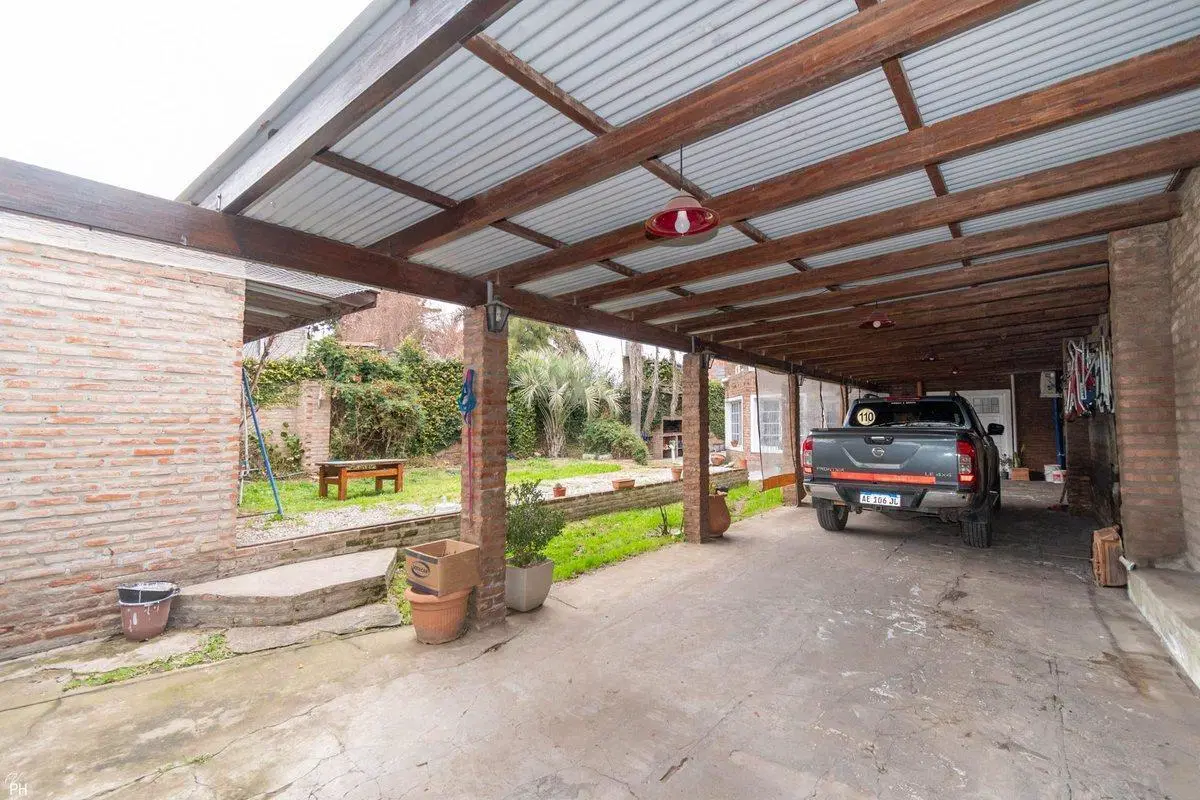 CASA EN VENTA 3 DORMITORIOS IBARLUCEA 4