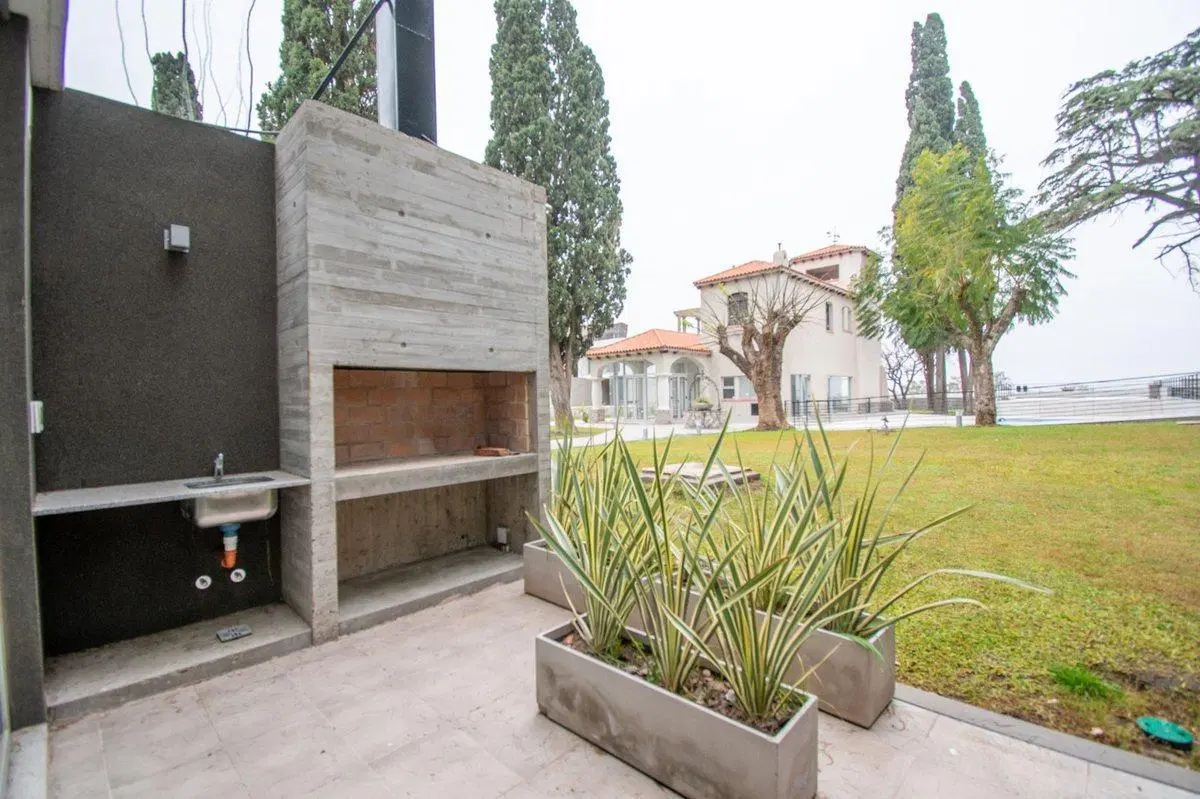 VENTA DE DEPARTAMENTO DOS DORMITORIOS ALBERDI 5