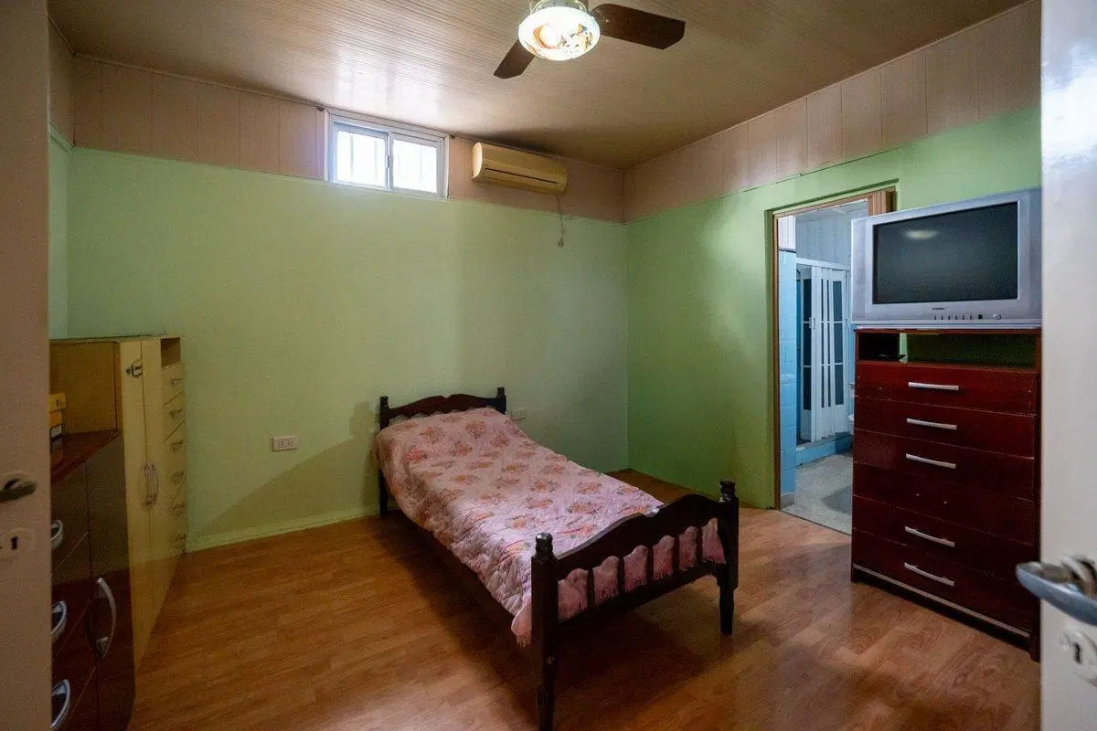 CASA EN VENTA EN ALVAREZ CON PILETA 3