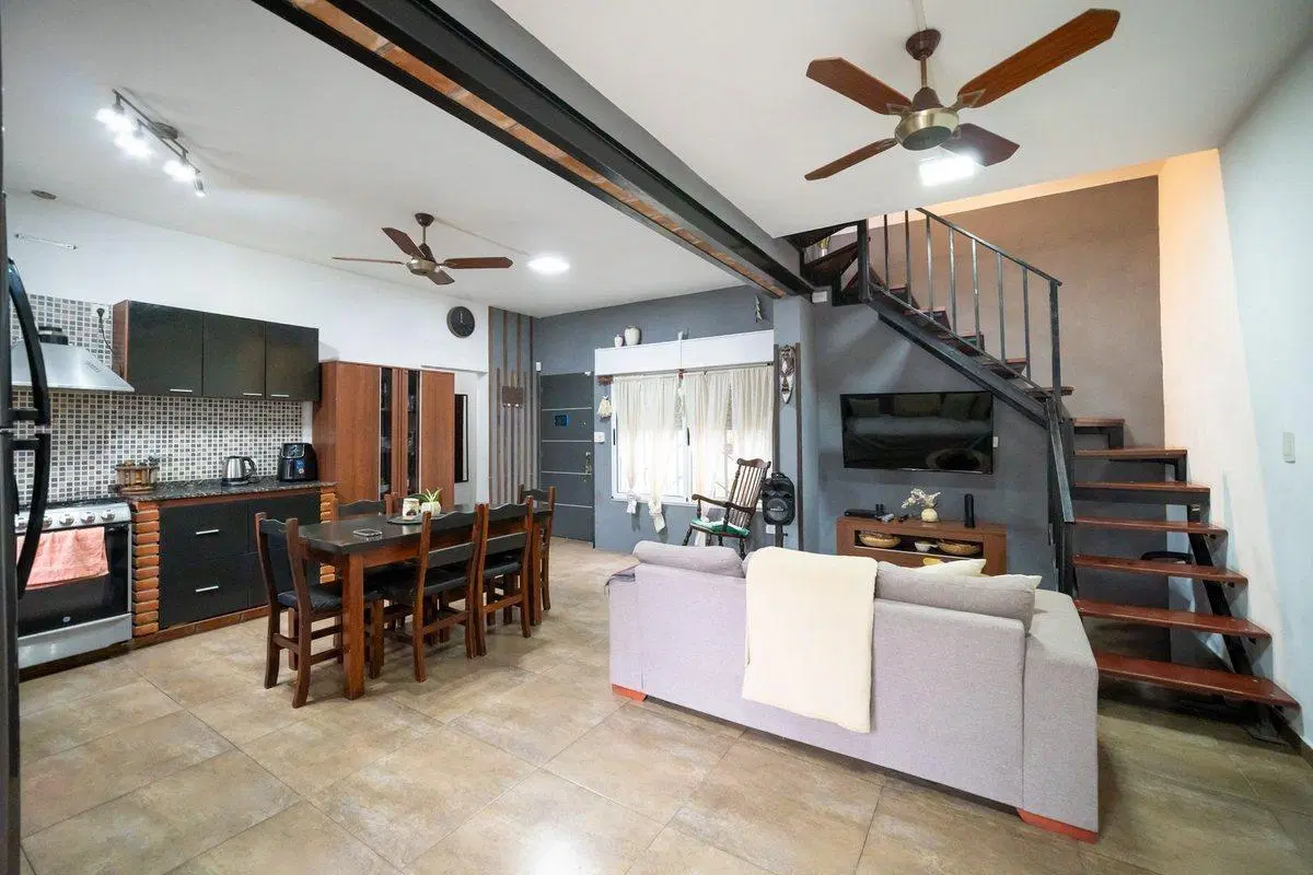 VENTA CASA BAIGORRIA 4 DORMITORIOS PARQUE Y PILETA 2