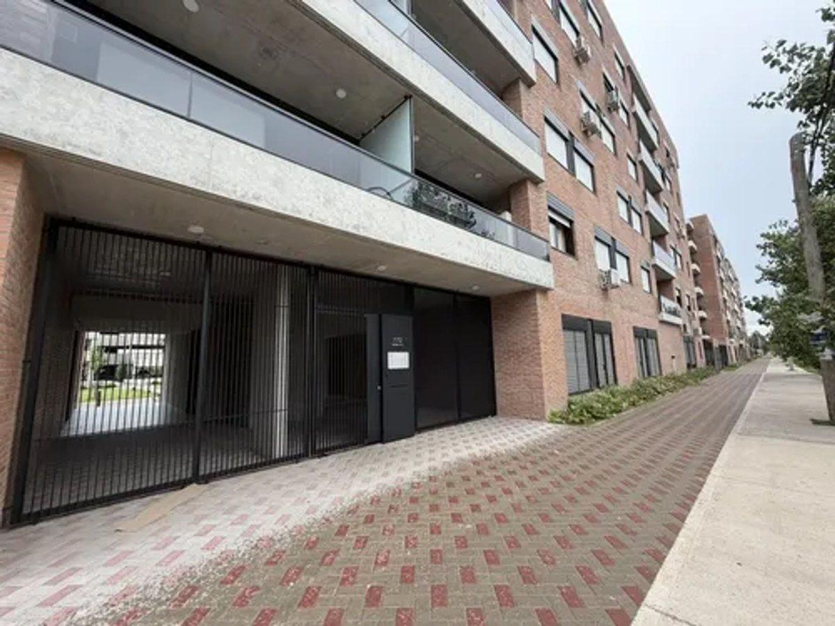 Venta Cochera Bauen Los pasos