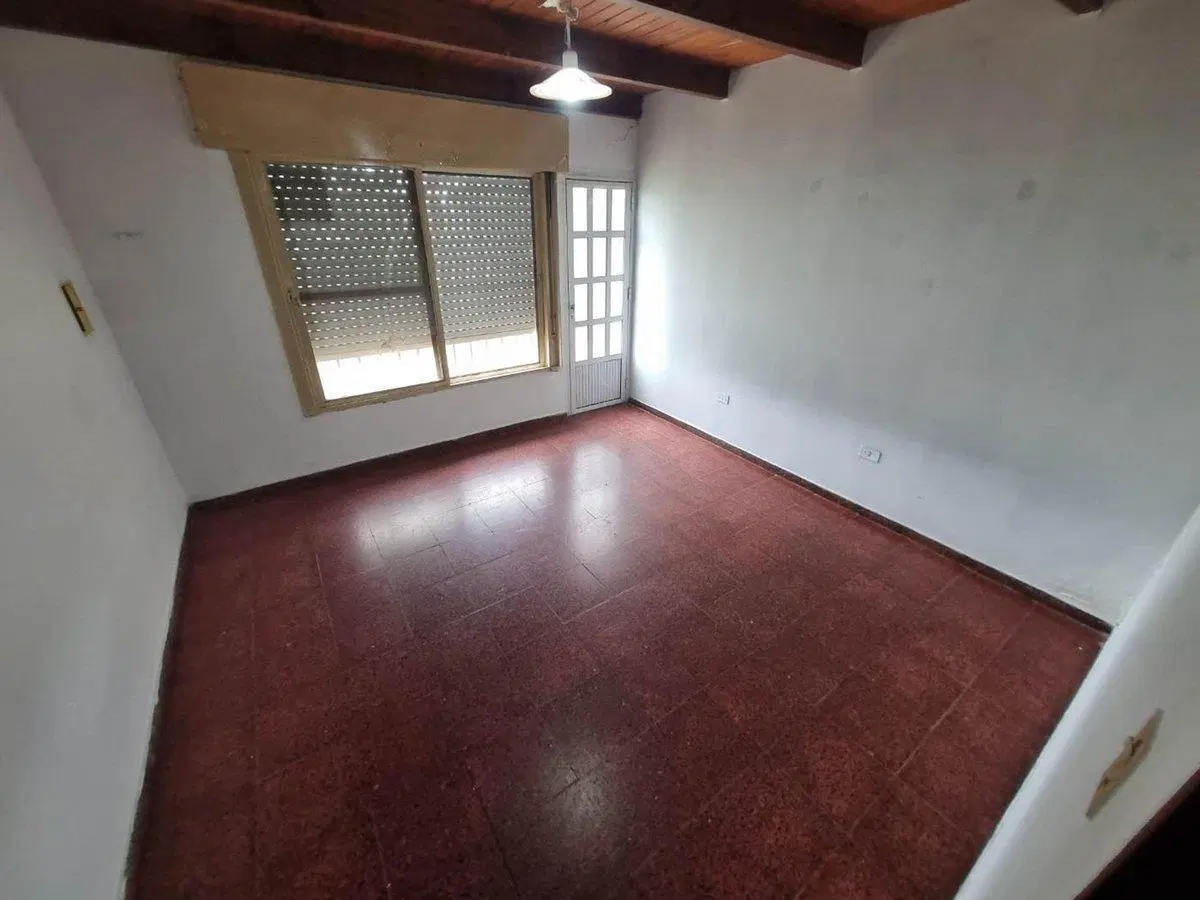 CASA EN VENTA DE DOS DORMITORIOS EN TIMBÚES 4