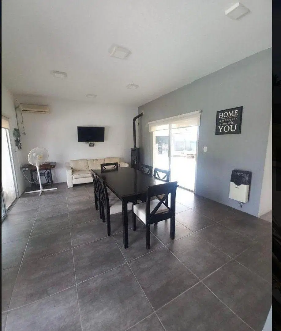 VENTA CASA 2 DORMITORIOS CON PILETA ROLDAN 2