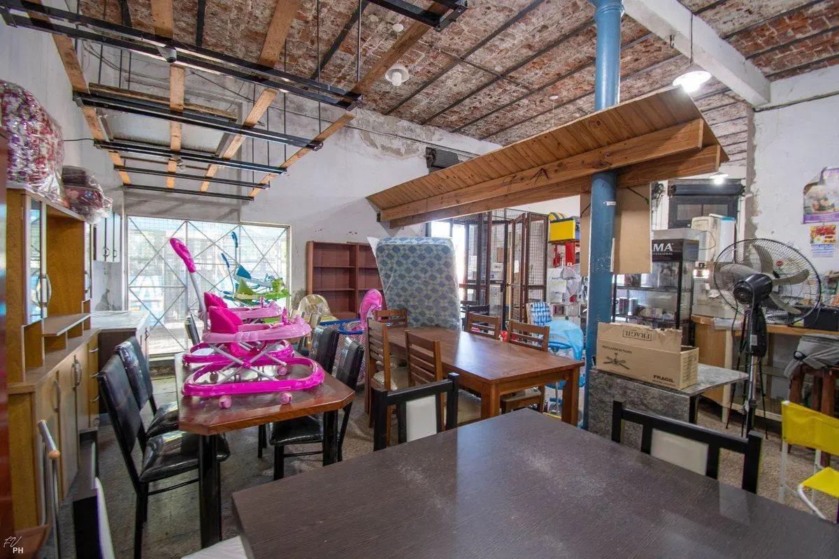 VENTA LOCAL COMERCIAL CON GALPON GENOVA Y TRAVESIA 3