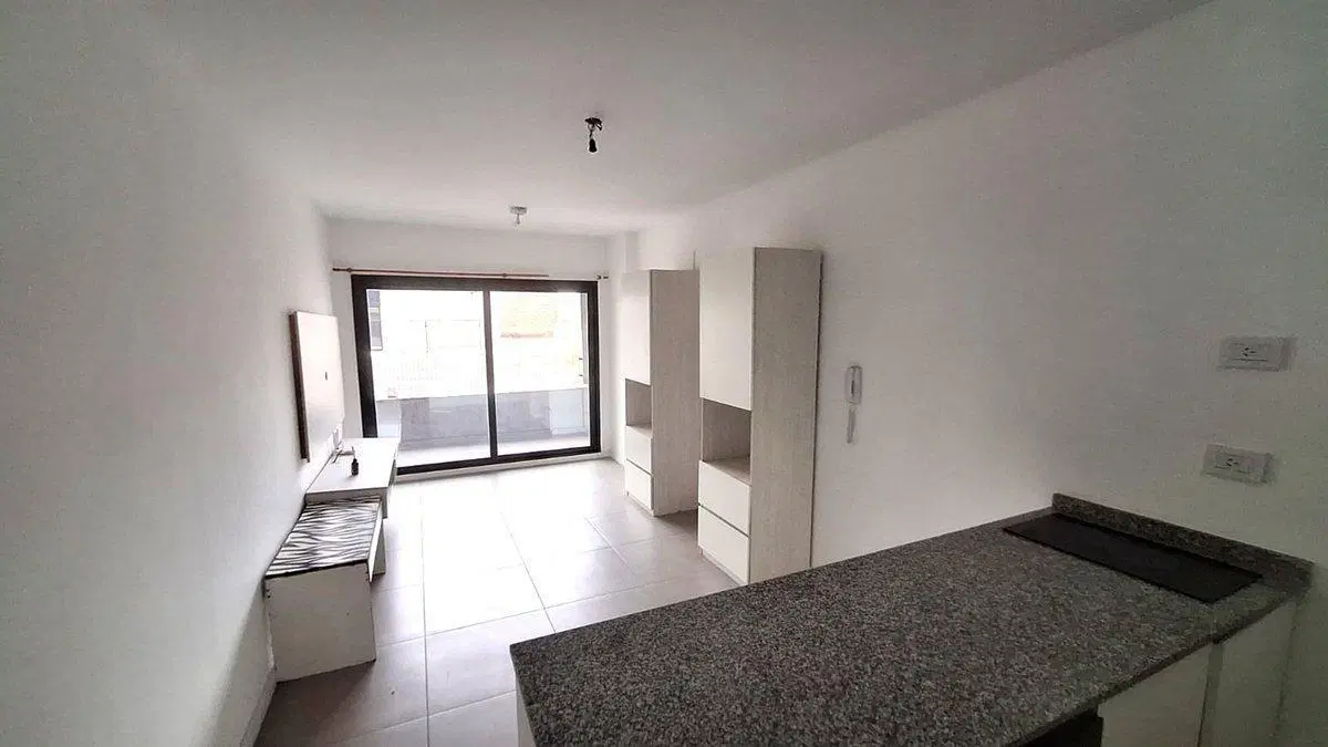VENTA MONOAMBIENTE CON COCHERA ECHESORTU 3