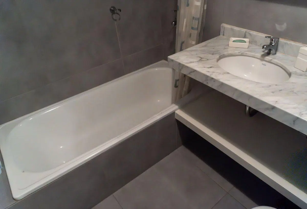 VENTA DE DEPARTAMENTO TRES DORMITORIOS ALBERDI 4