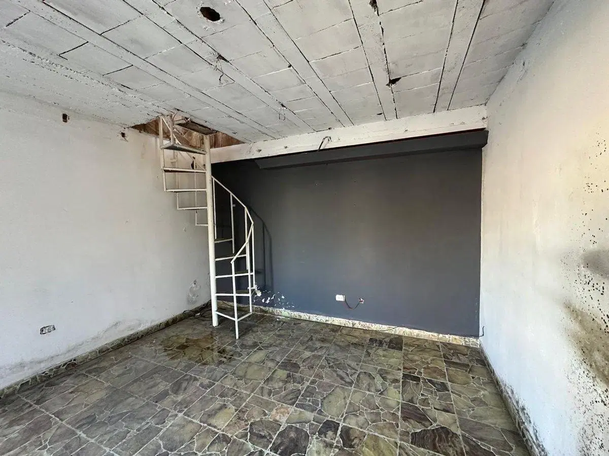 CASA EN VENTA TRES PLANTAS A RECICLAR PICHINCHA 5